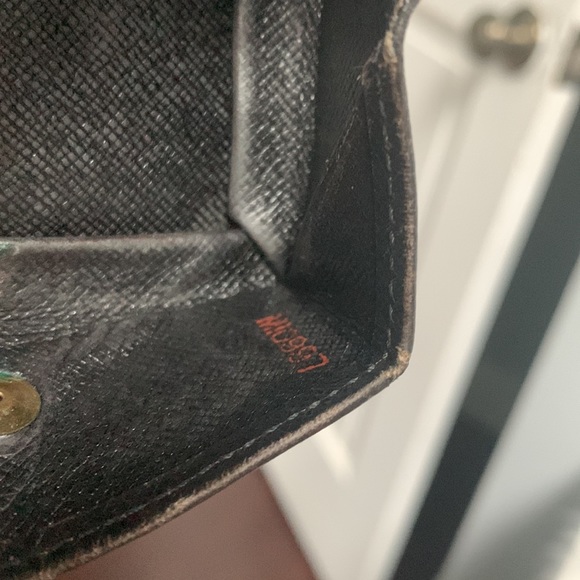 ❌SOLD 1997 authentic Louis Vuitton small coin / earbud case - Picture 15 of 17